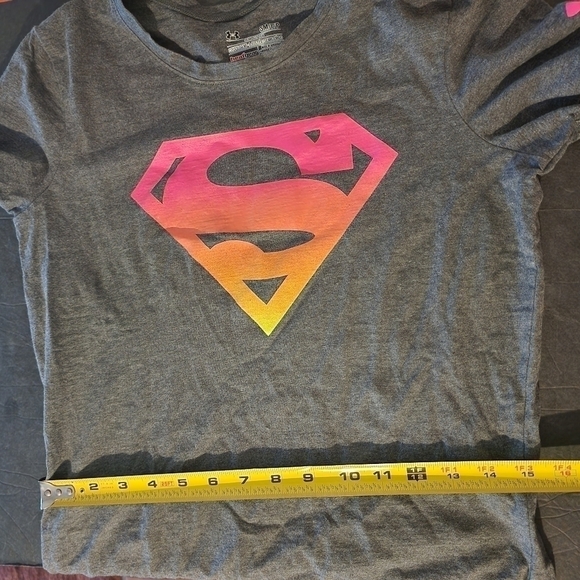 Under Armour Shirt Sz S Gray Superman Heatgear Semi Fitted Charged (spot) - Picture 12 of 12